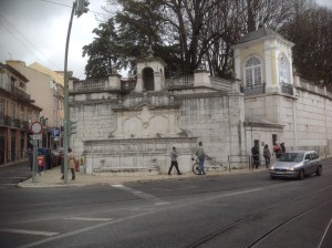 Öffentlicher Wasserbrunnen am Largo do Rato (nicht mehr in Betrieb)